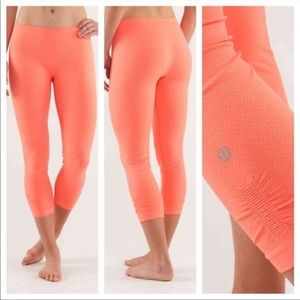 Lululemon Ebb and Flow Crop
